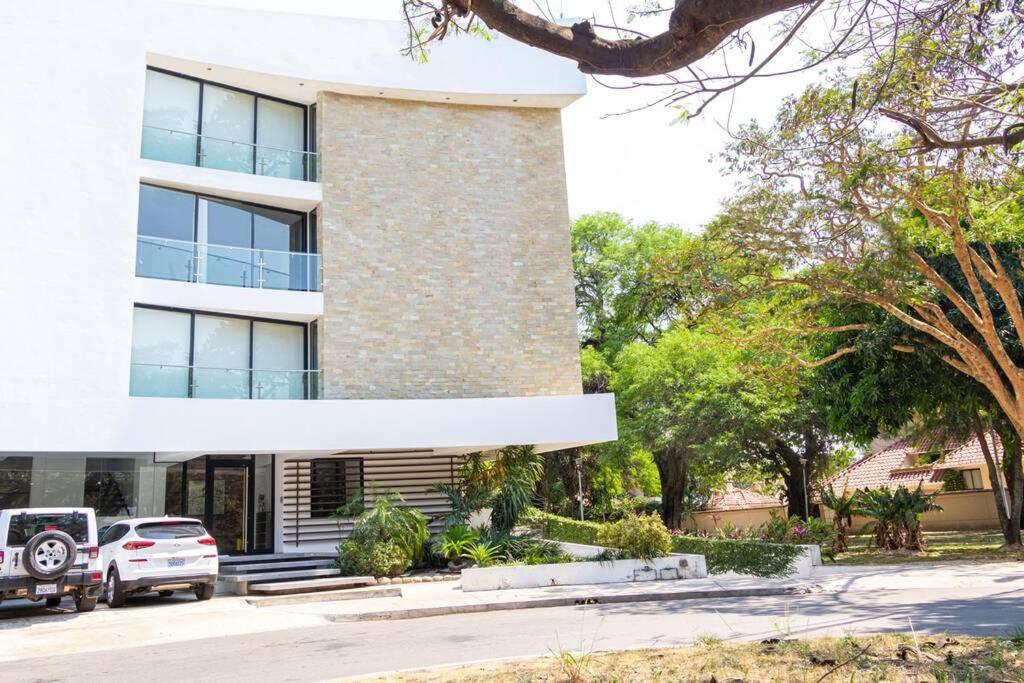 Luxurious Stay At Modern Apartment Santa Cruz de La Sierra Exterior photo